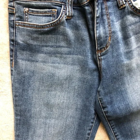 Jeans - Picture 2 of 3